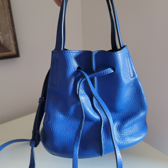 Banana Republic Handbags - Banana Republic mini bucket bag